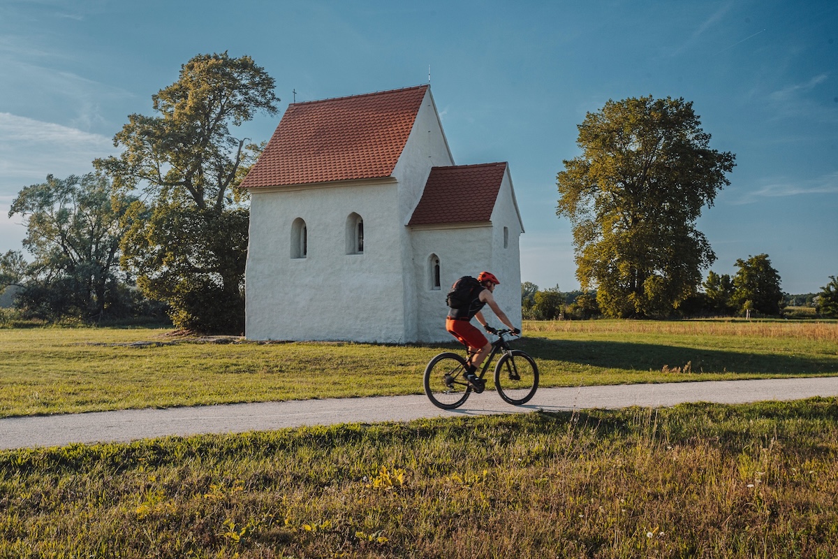 Krížem krážem okolo Baťovho kanála